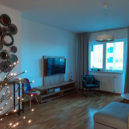 Bright, Modern & Cozy Apartment Τούζλα Εξωτερικό φωτογραφία