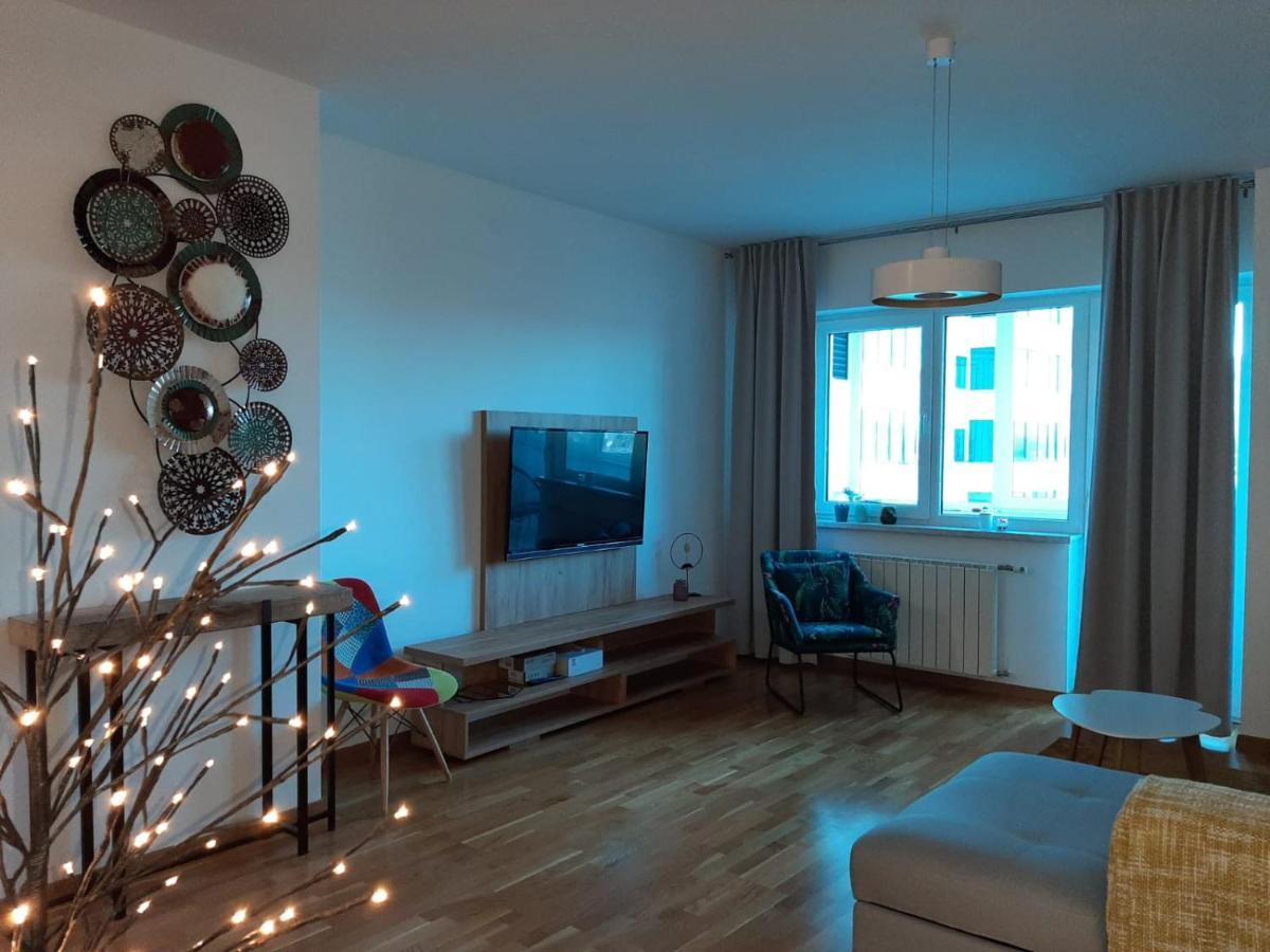 Bright, Modern & Cozy Apartment Τούζλα Εξωτερικό φωτογραφία